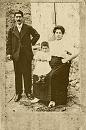 Serafín Ruiz Lorenzo, su mujer Josefa Cazorla y su hijo José